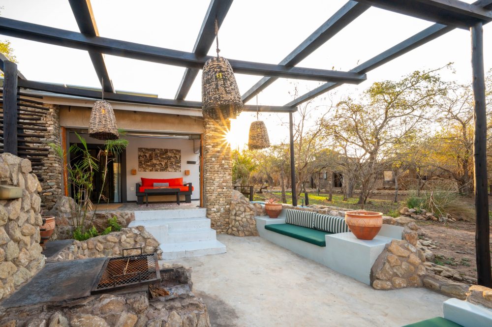 3. Crocodile River Villa - Boma & Patio 3-scaled