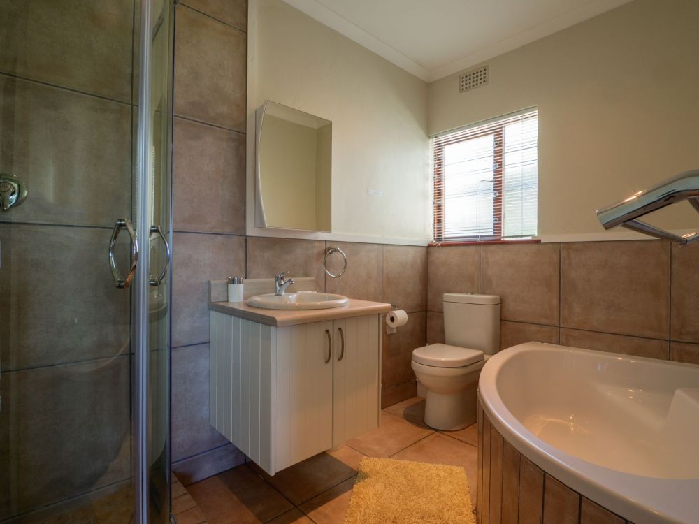 3. Master Bath 1 unbranded