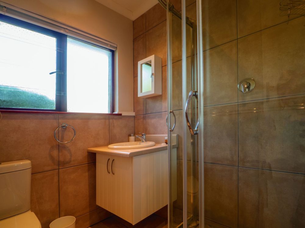 6. Guest Bath 1 unbranded